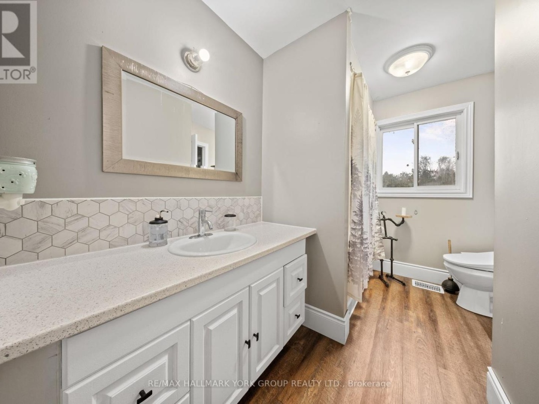 24115 Thorah Park Boulevard, Lake Simcoe