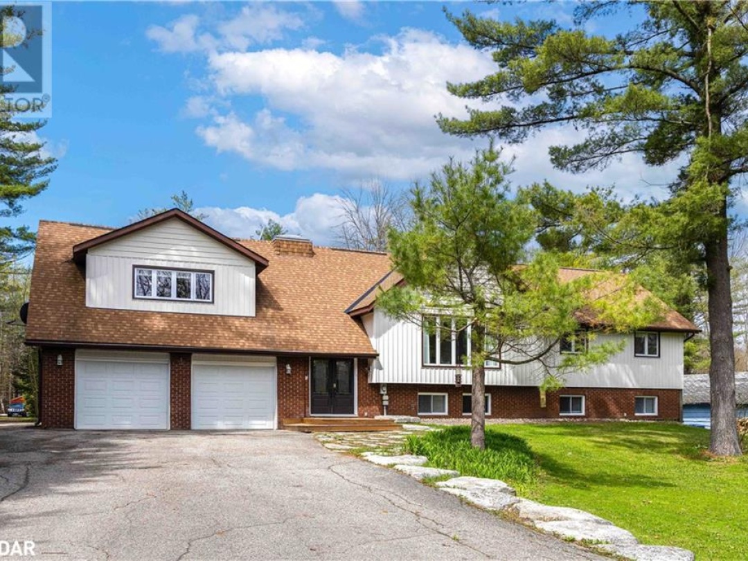 1936 Peninsula Point Road, Sparrow Lake