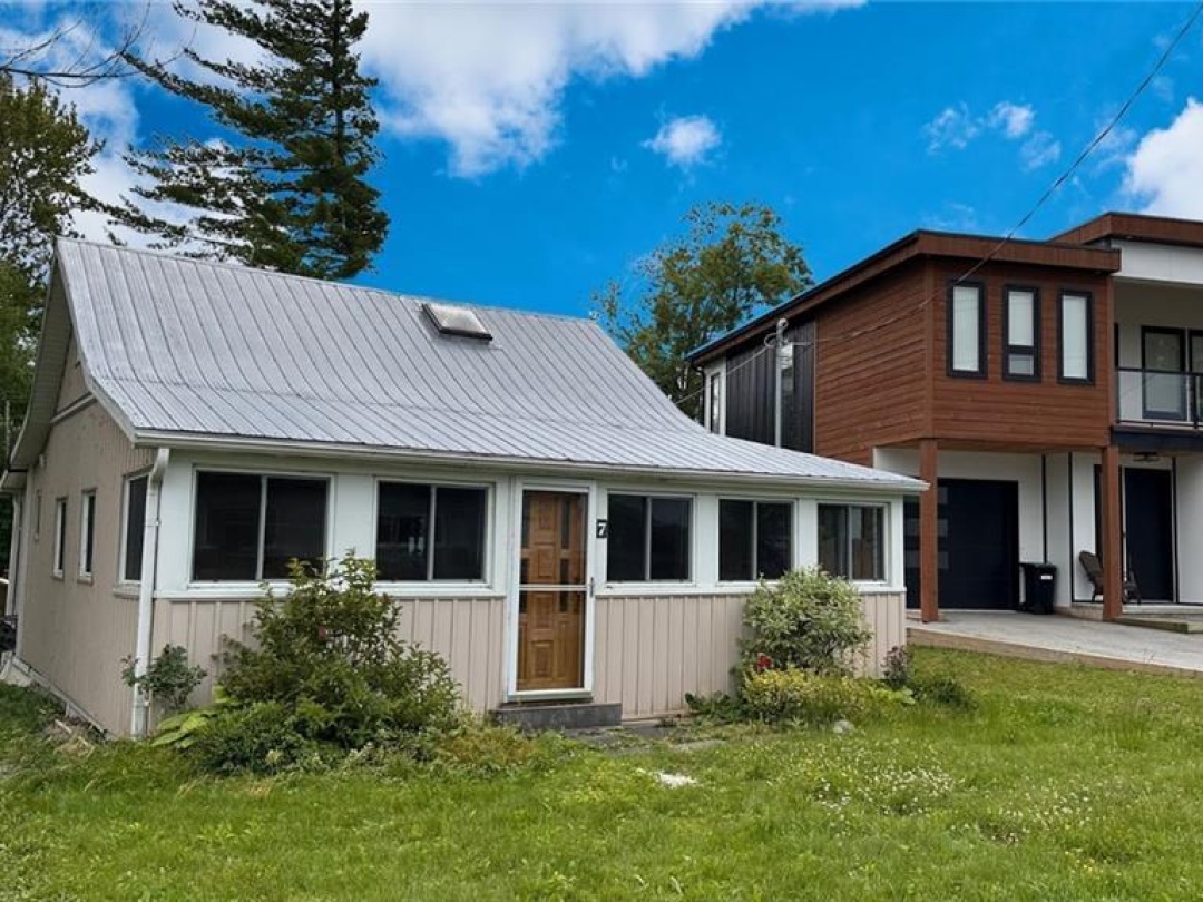 7 Ridge Avenue, Lake Simcoe