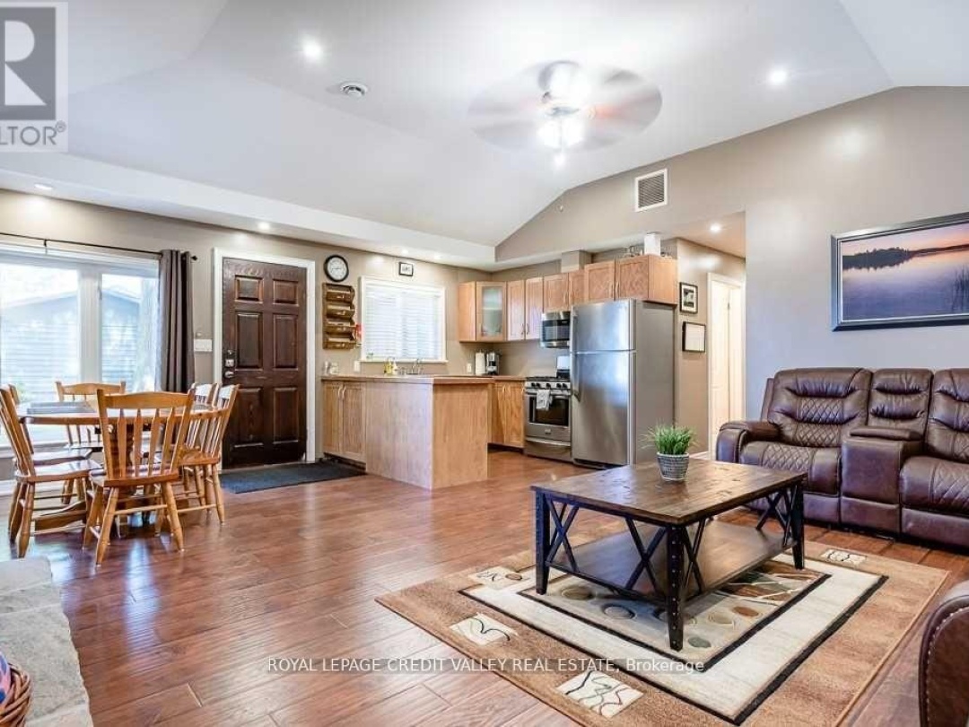 230 Robins Point Road, Georgian Bay