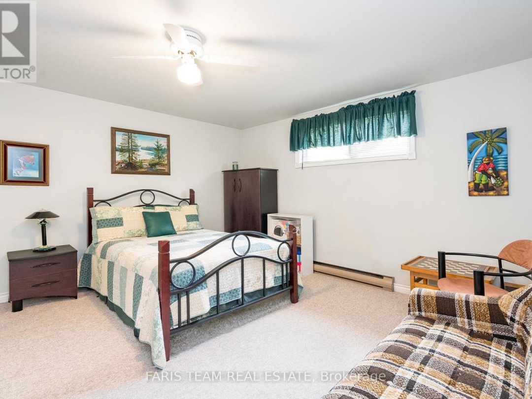 1669 Newton Street, Tay