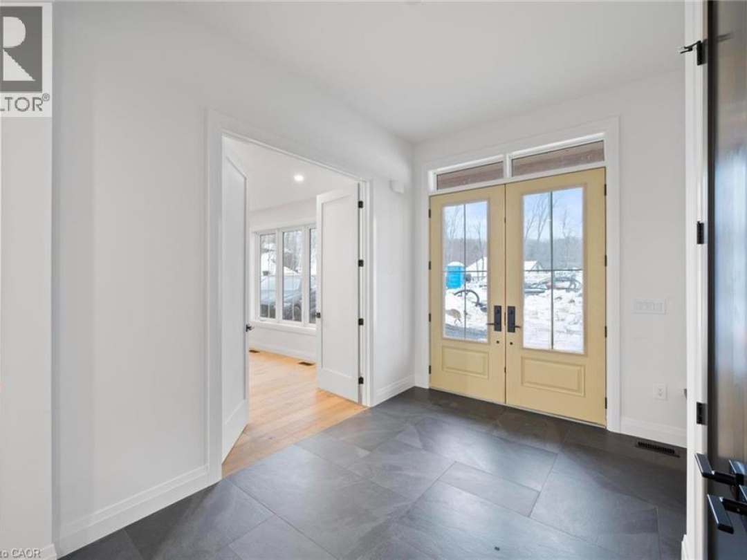 33 GLEN EAGLE Court, 