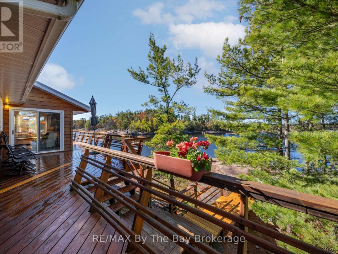 2 ISLAND 2890, Georgian Bay