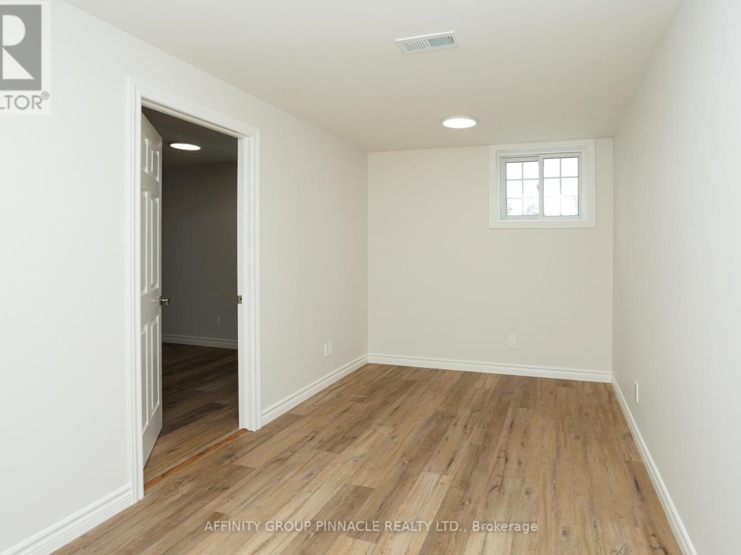 1042 SKYLINE ROAD, 
