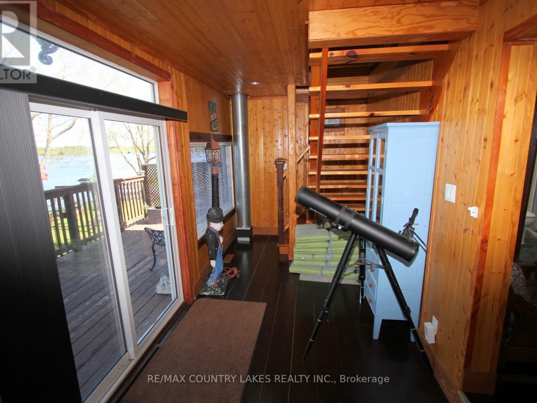 8 Saturn Lane, Mitchell Lake
