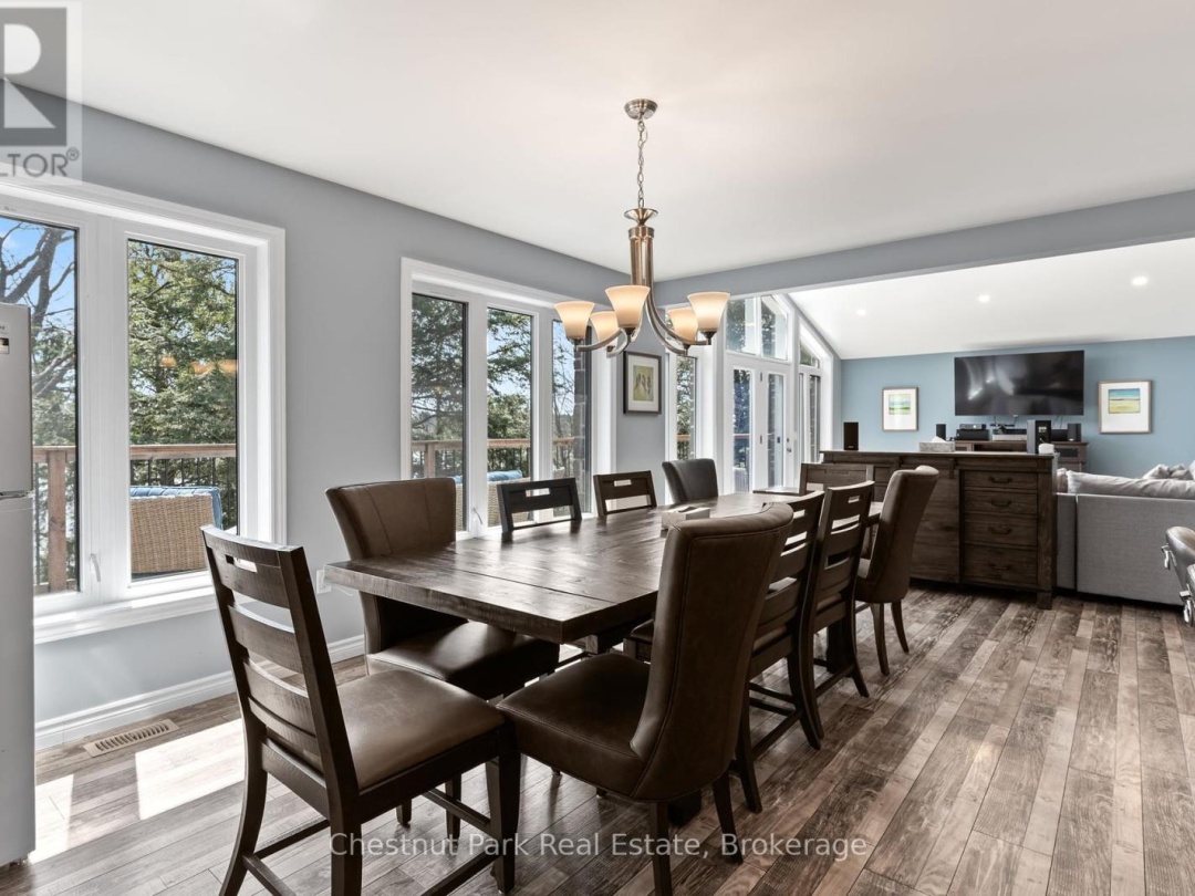 5989 KENNISIS LAKE ROAD, Kennisis Lake