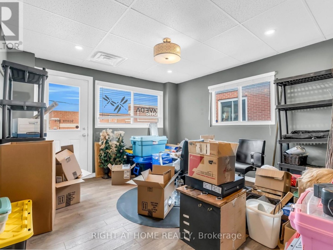 32 MATCHEDASH STREET N, 