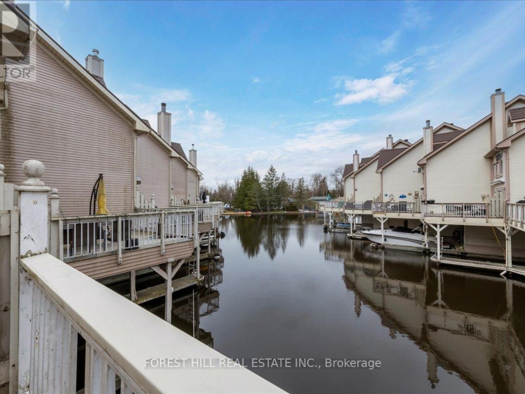 8 - 100 LAGUNA PARKWAY, 