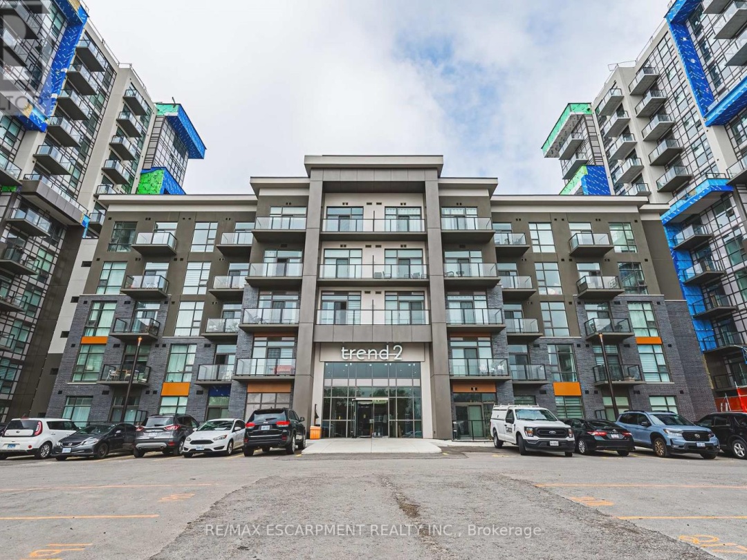 327 - 460 DUNDAS STREET E, 