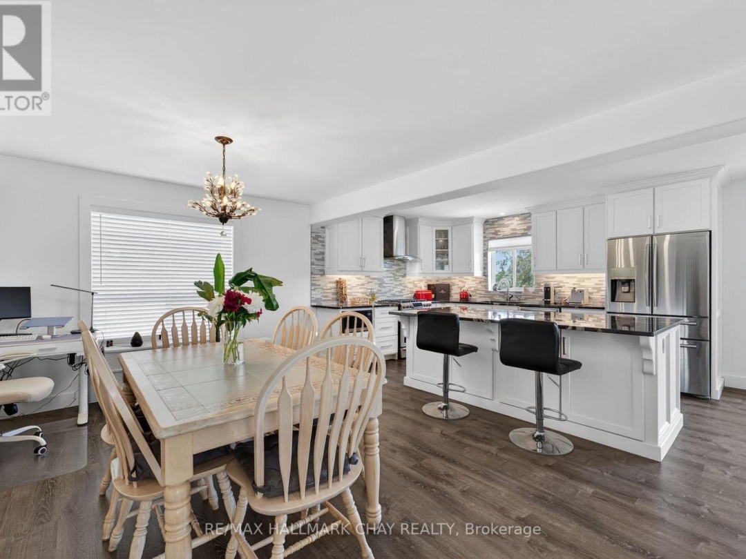 3159 BASS LAKE SIDE ROAD E, 