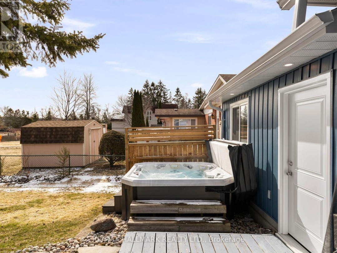 13 Pinetree Court, Lake Simcoe