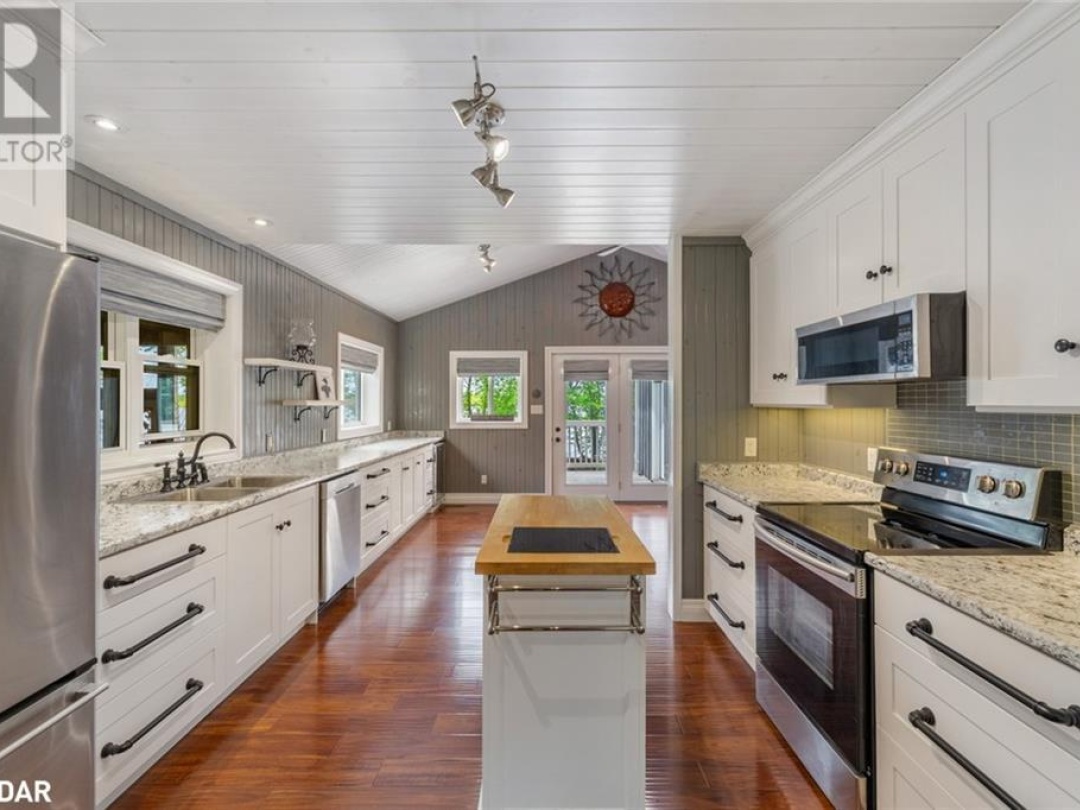 201 Avery Point Road, Dalrymple Lake