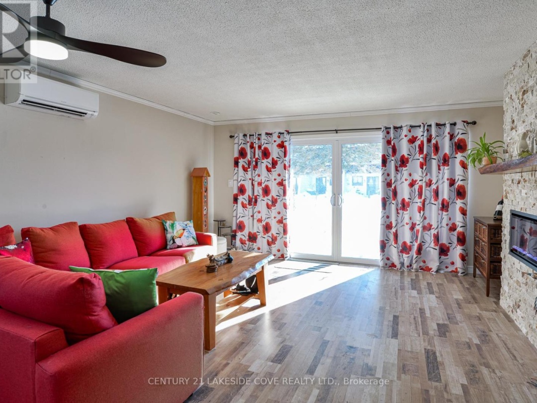 Unit 27 1 Paradise Boulevard S, Lake Simcoe