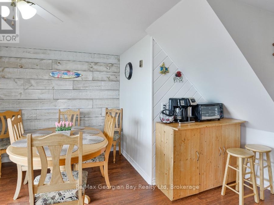 BEACH CHALET #3 - 1230 GRANDVIEW LODGE ROAD, 