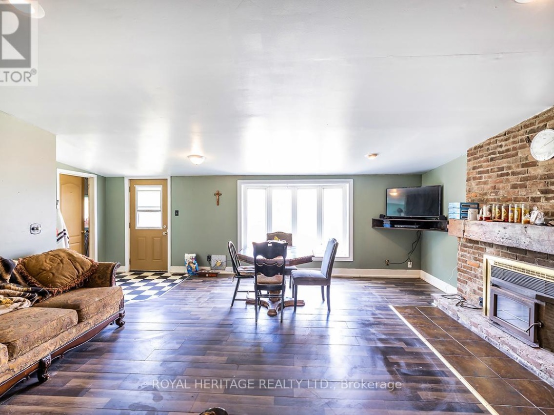 833 WOODVILLE ROAD, 