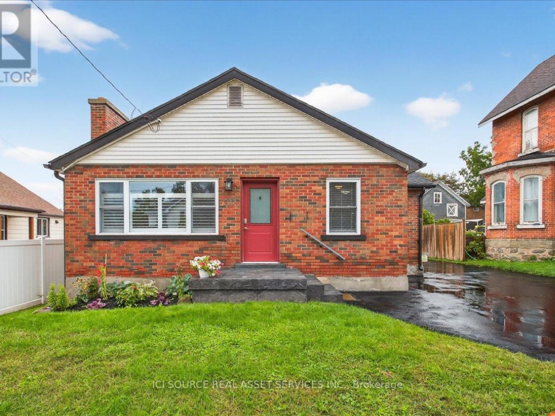 223 MISSISSAGA STREET W, 