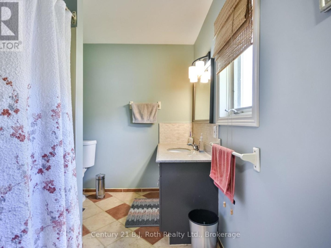 95 Maskinonge Road, Georgian Bay