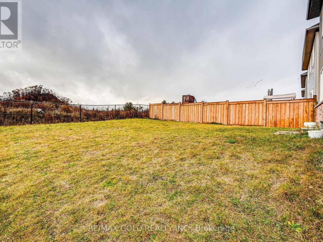 84 ATLANTIS DRIVE W, 