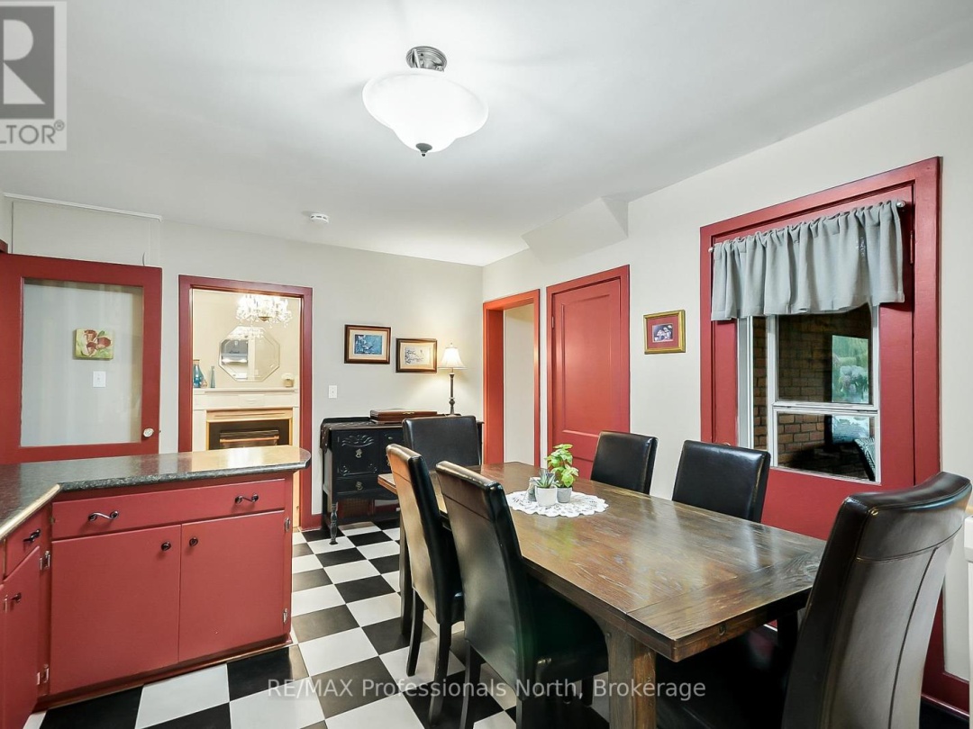 133 MAIN STREET W, 