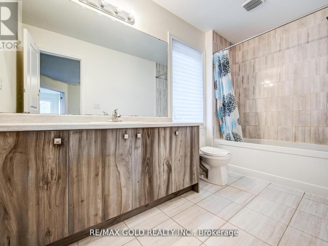 84 Atlantis Drive W, Orillia