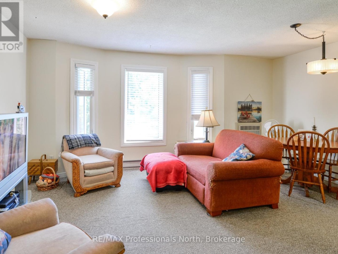 303C 661 Cedar Lane, Bracebridge (Macaulay)