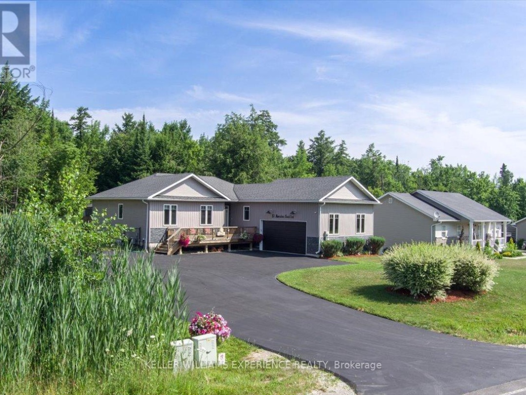 158 MOONSTONE ROAD E, 