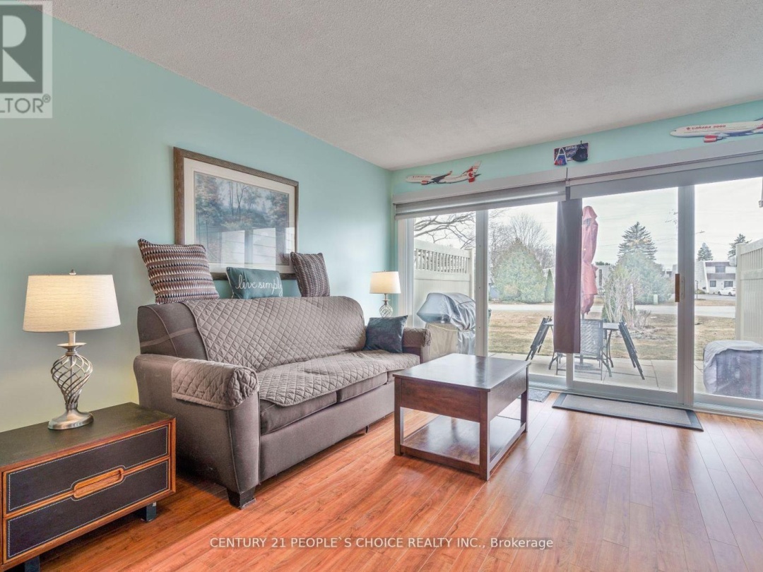 3 4 Paradise Boulevard, Lake Simcoe