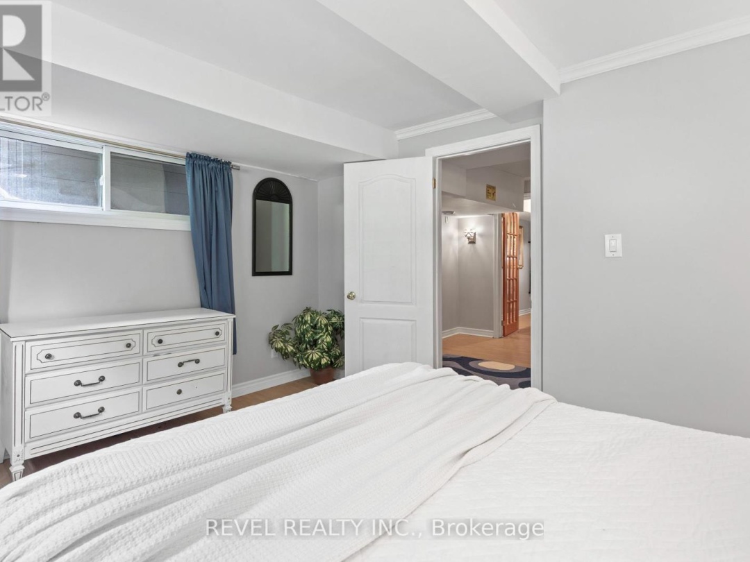 99 BOWEN ROAD, 