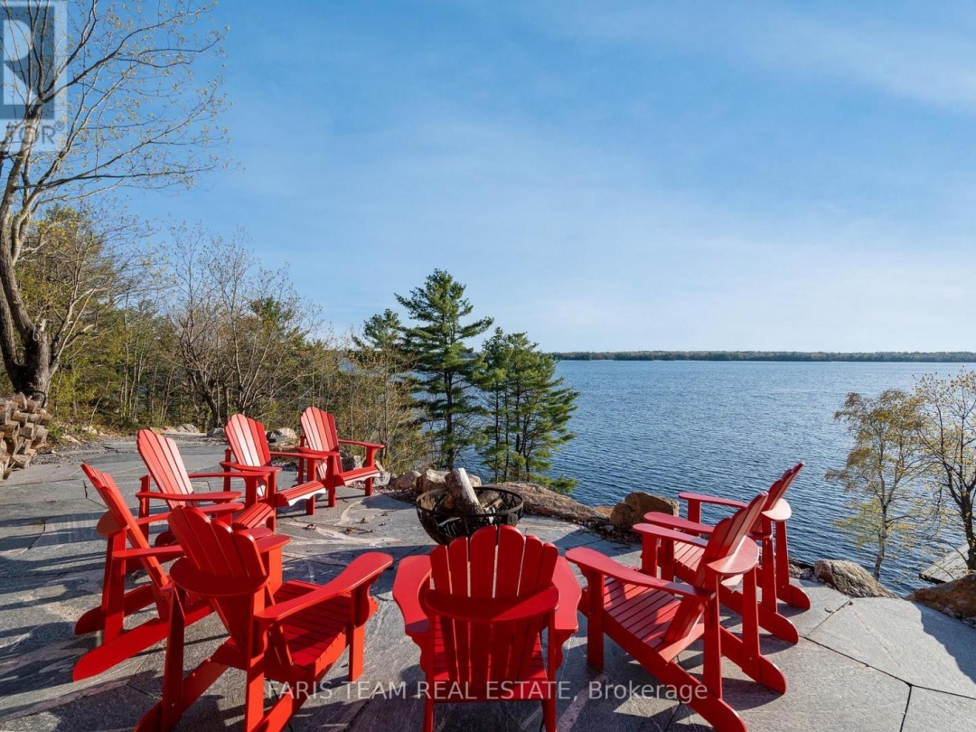 3886 East Shore Road, Gloucester Pool