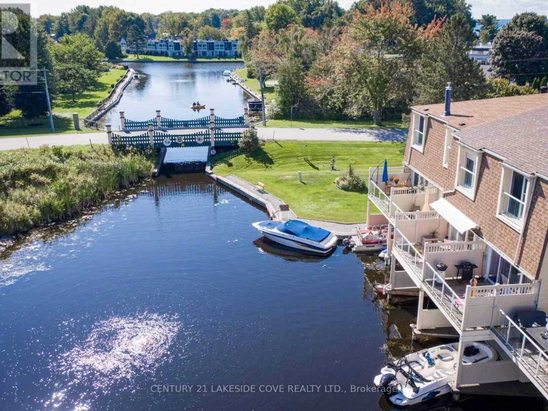 Unit 5 4 Paradise Boulevard, Lake Simcoe