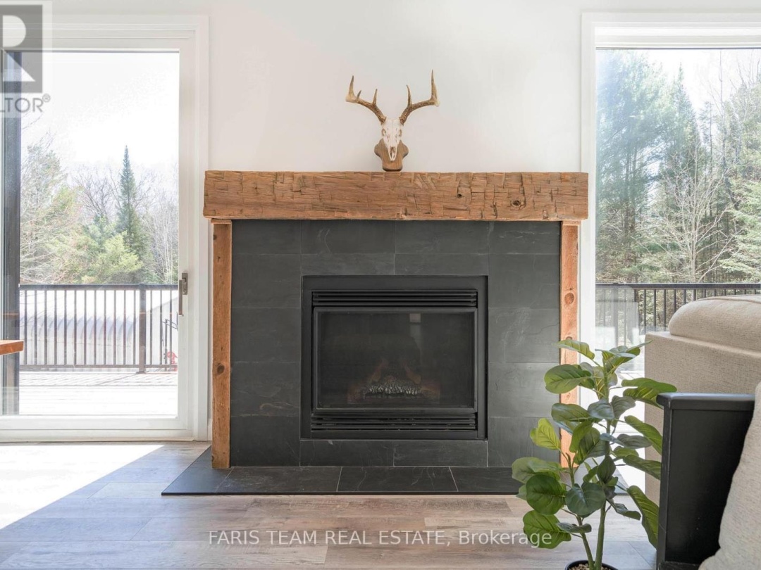 151 Mount Saint Louis Road E, Coldwater Lake