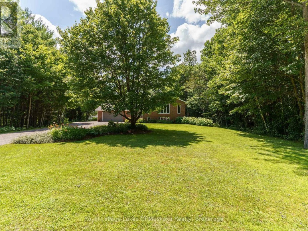 1020 AMELIA CRESCENT, 