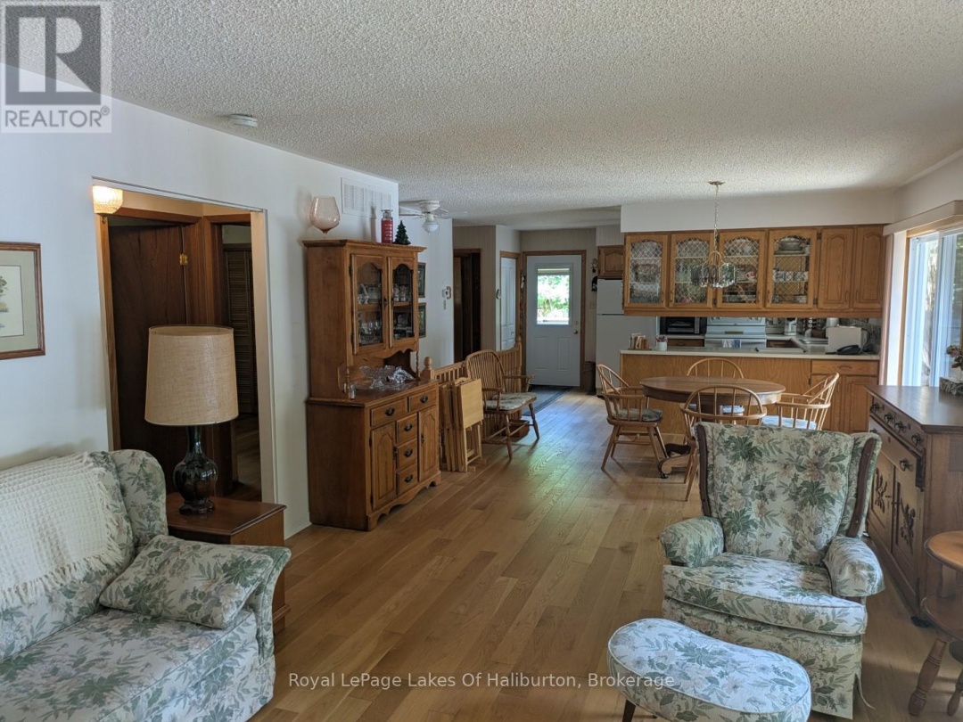 1051 AUTUMN LANE, 