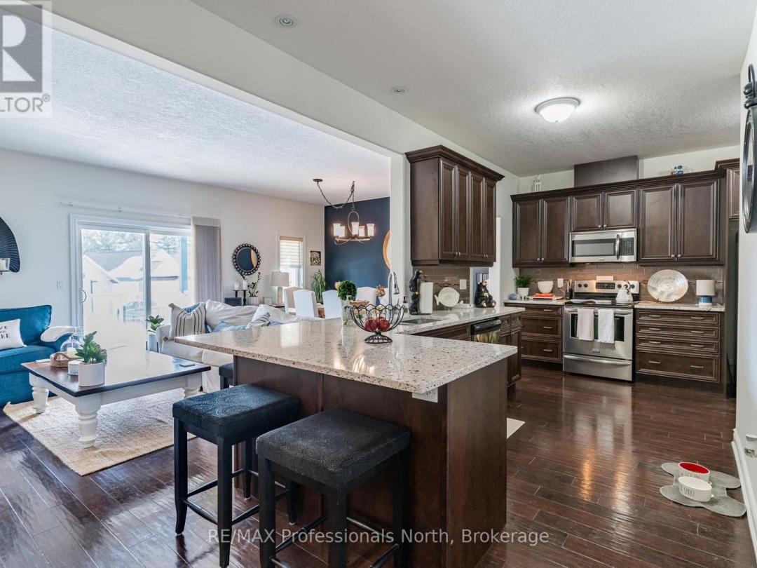 13 68 Webb Circle, Kashagawigamog Lake