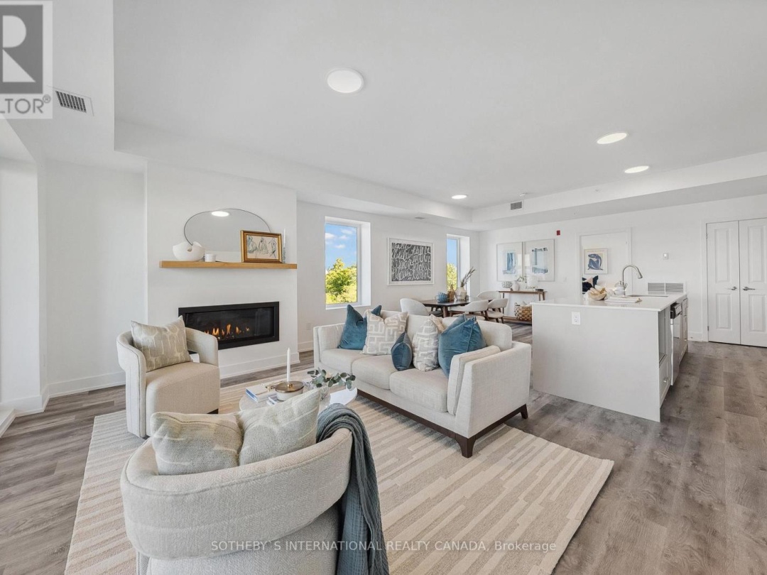 208 19B West Street N, Kawartha Lakes (Fenelon Falls)