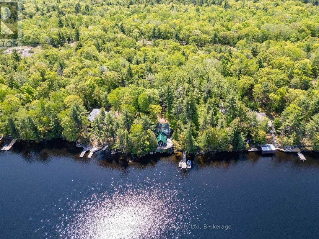 124 Healey Lake Water, Healey Lake
