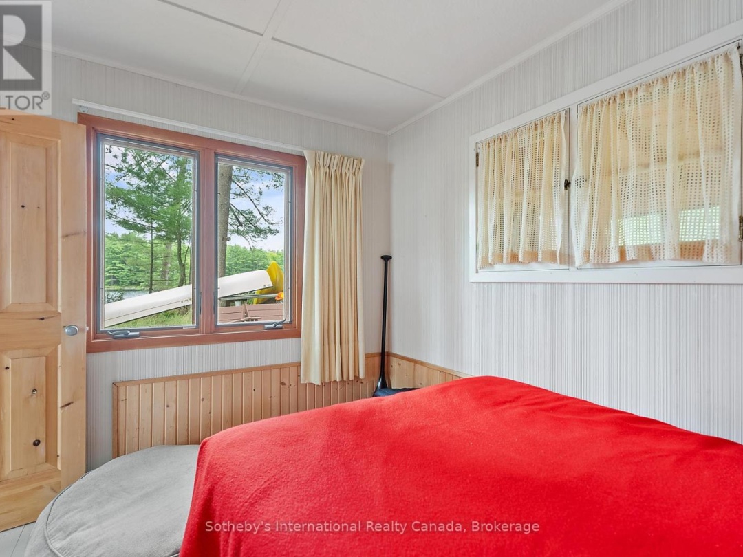 16Lk 1 Wolf Island, Kahshe Lake