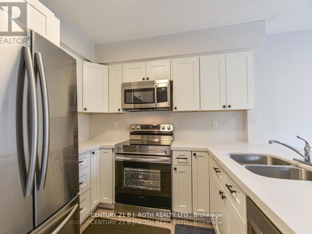 302 - 125 BOND STREET, 