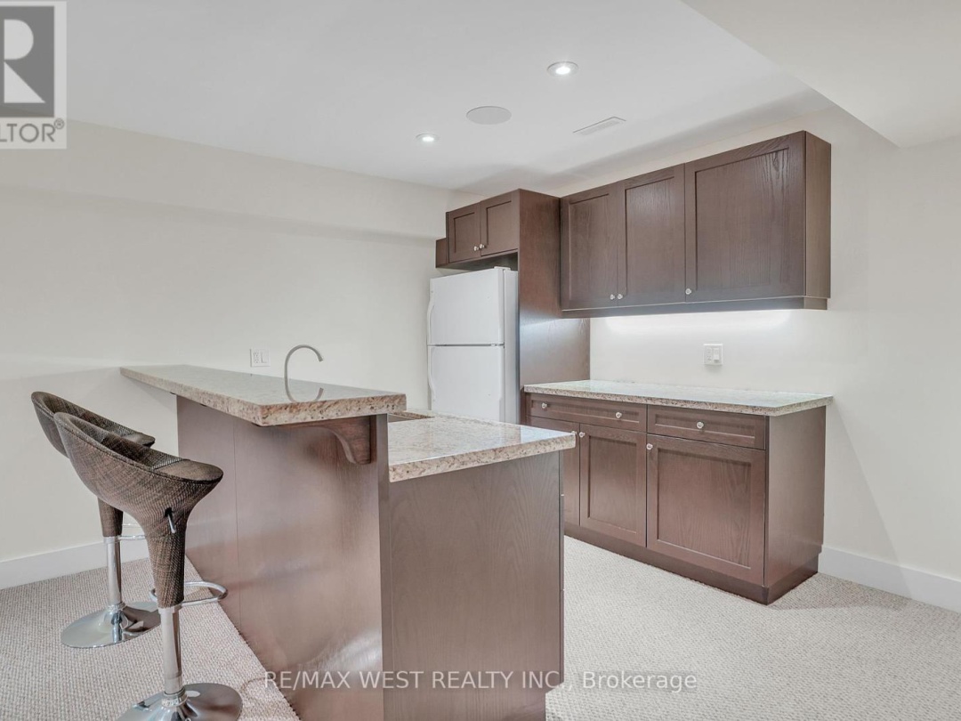 8 WESTWIND COURT, 