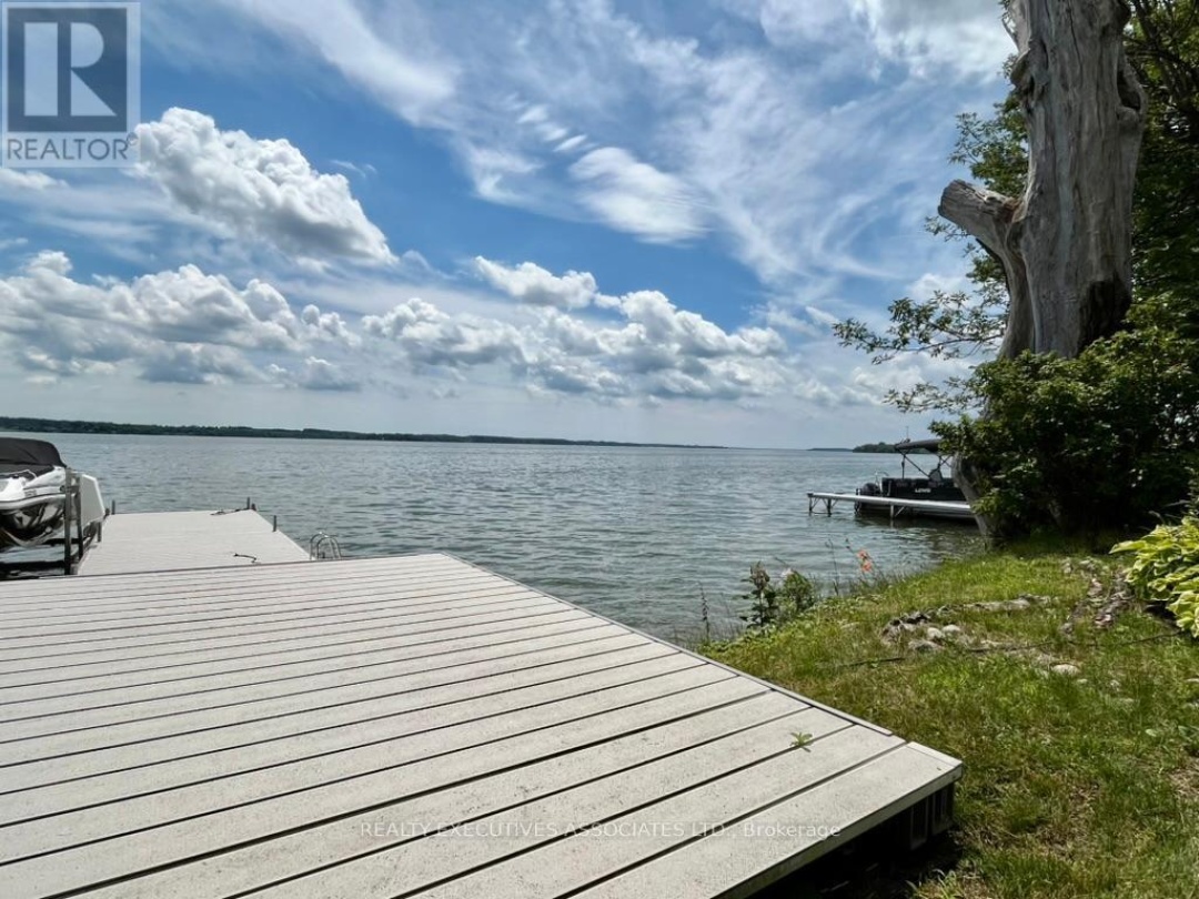 22 Lakeview Boulevard, Lake Scugog