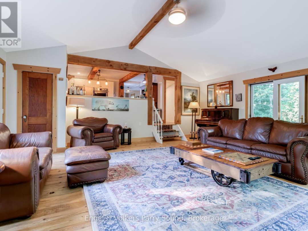 6 HARMONY LANE, 