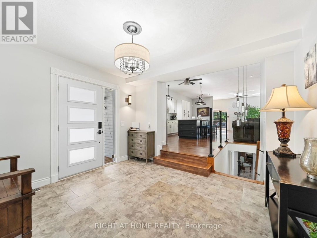 445 PETER STREET N, 