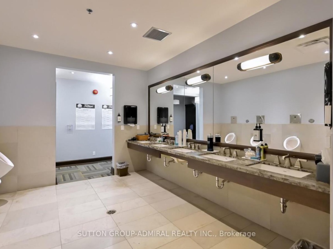 209 - 120 CARRICK TRAIL, 