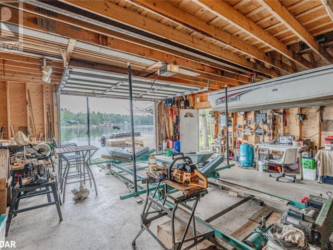 2 IS 880 GEORGIAN BAY, 