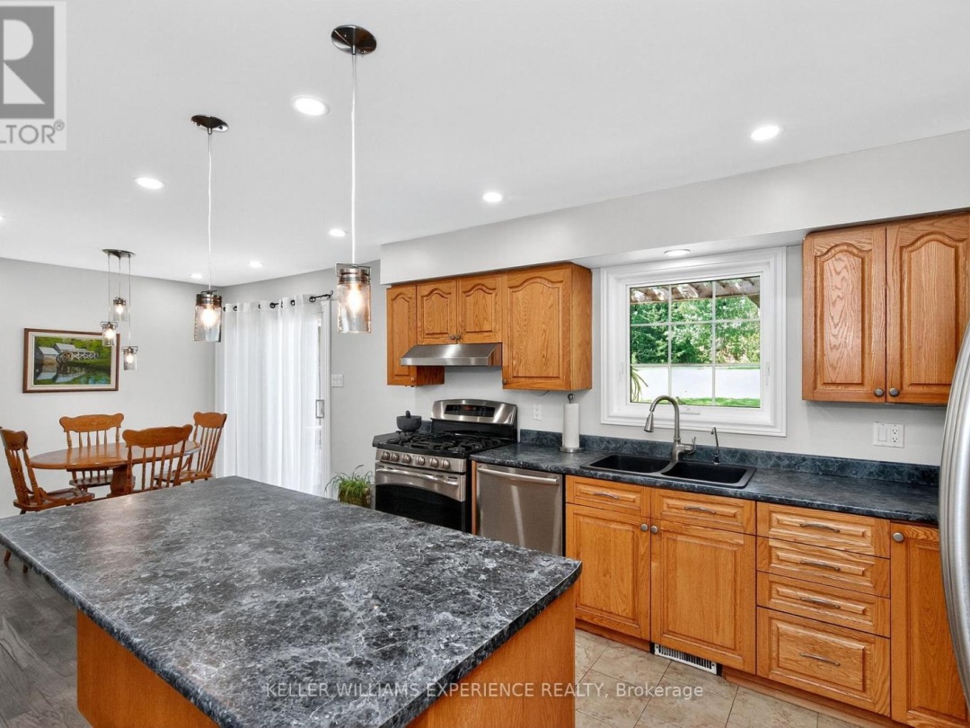 8 THATCHER PLACE, 