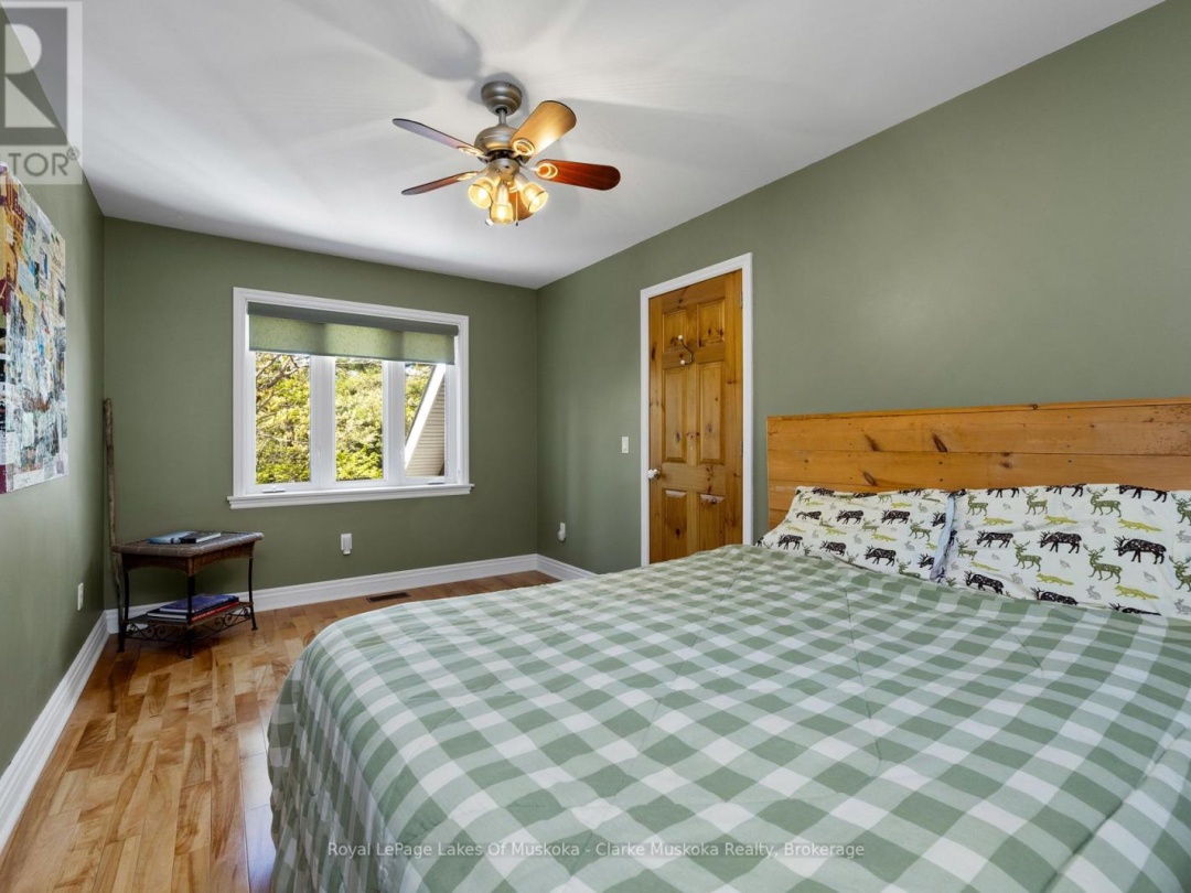 733 Whites Falls Road, Six Mile Lake