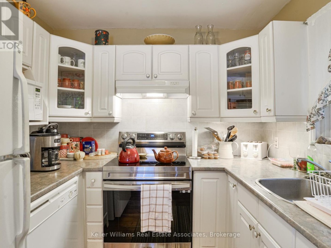 1029 LAKESHORE DRIVE, Lake Muskoka