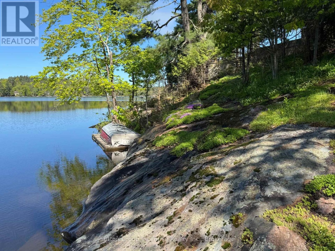 1017 Goldfinch Court, Sparrow Lake