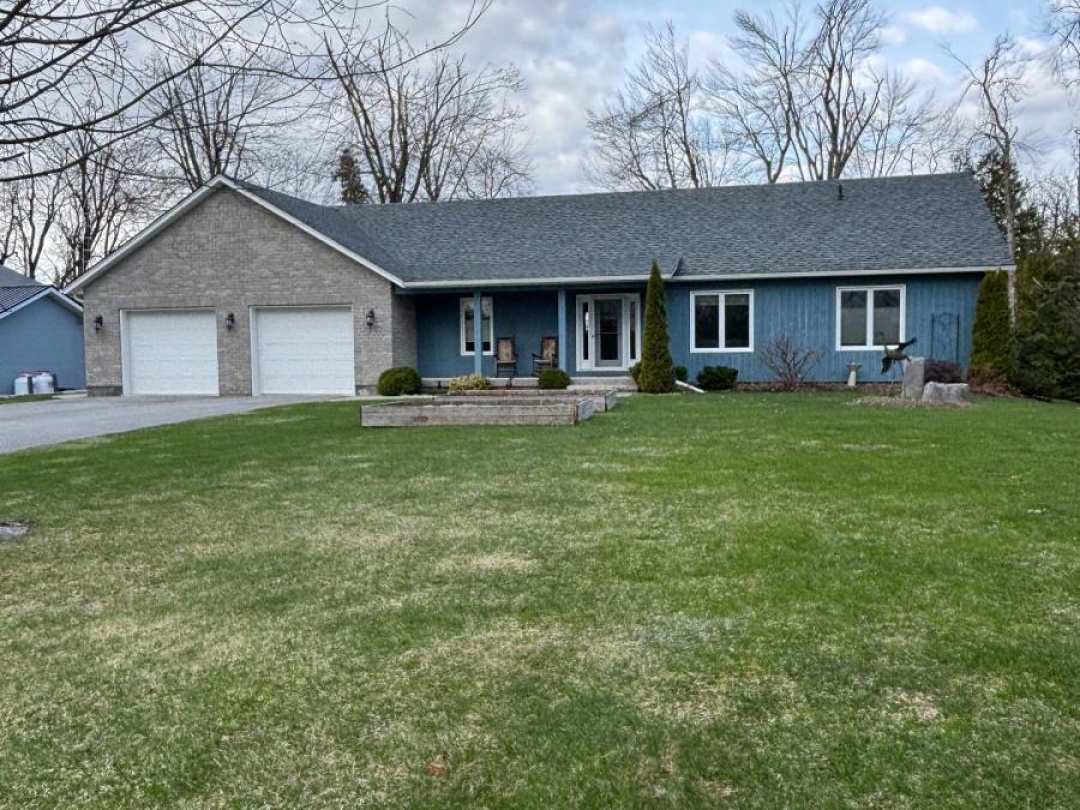 210 Moorings Drive, Burnt Lake