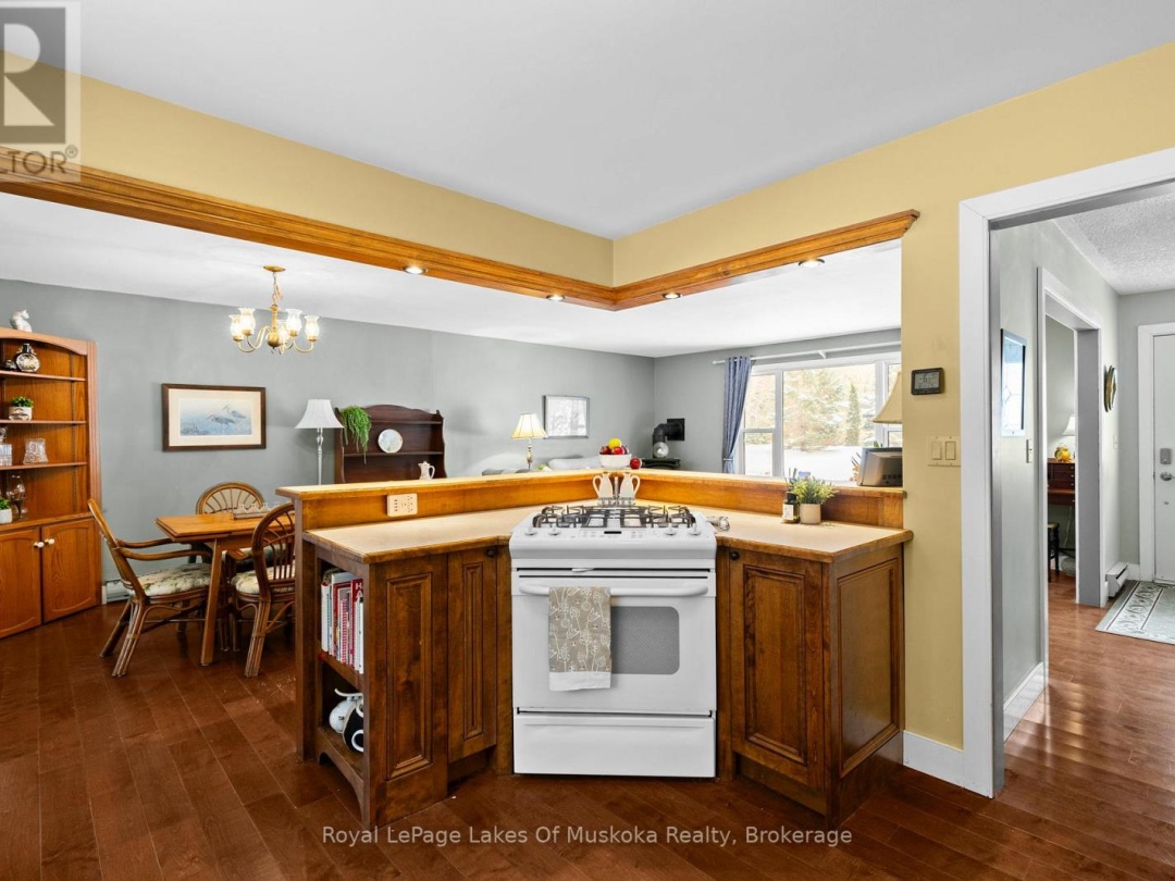 5 BROBST FOREST CRESCENT, 